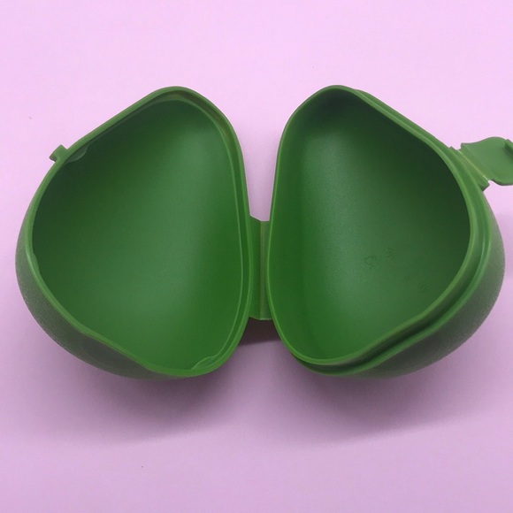 Tupperware Avocado Keeper - Picture 16 of 16